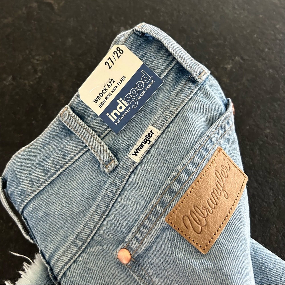 NWT Wrangler Wrock 672 High Rise Kick Flare Jeans - Picture 5 of 5